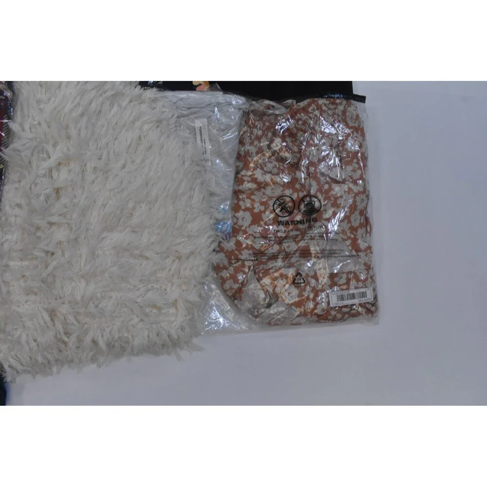 Wholesale Bulk Lot Of 11 Girls Size Large 10/12 Mixed Season Tops Bottoms